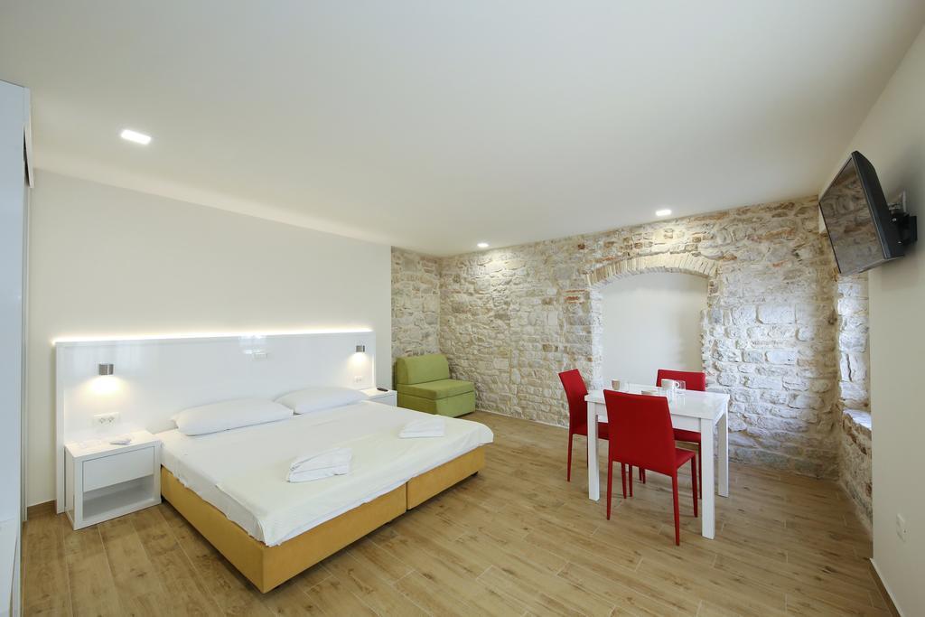 Idassa Atrium Rooms Zadar Buitenkant foto