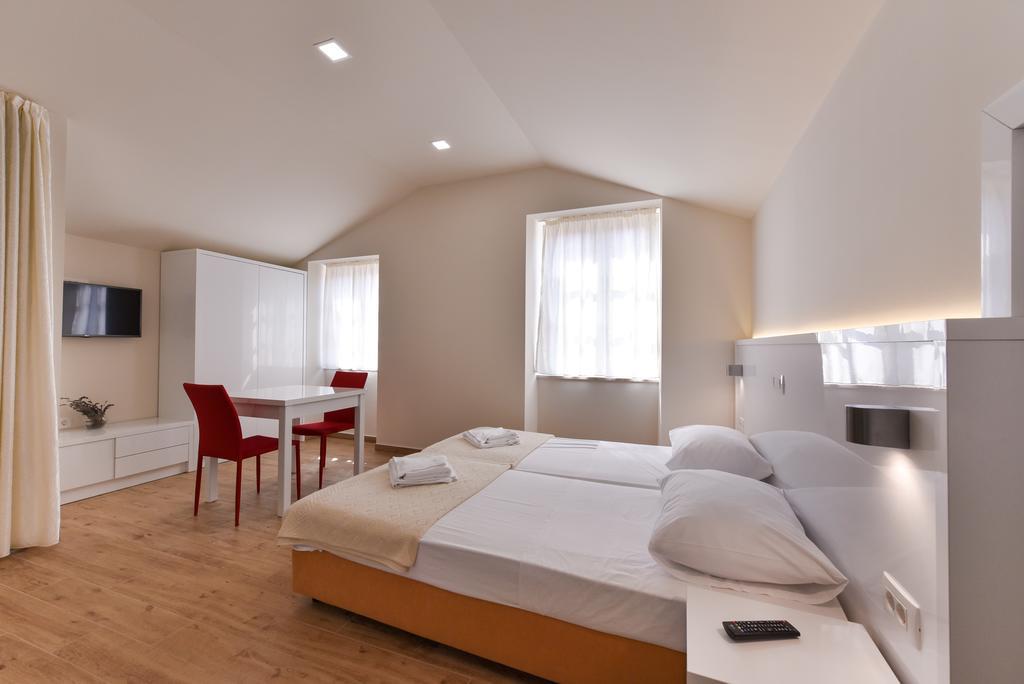 Idassa Atrium Rooms Zadar Buitenkant foto