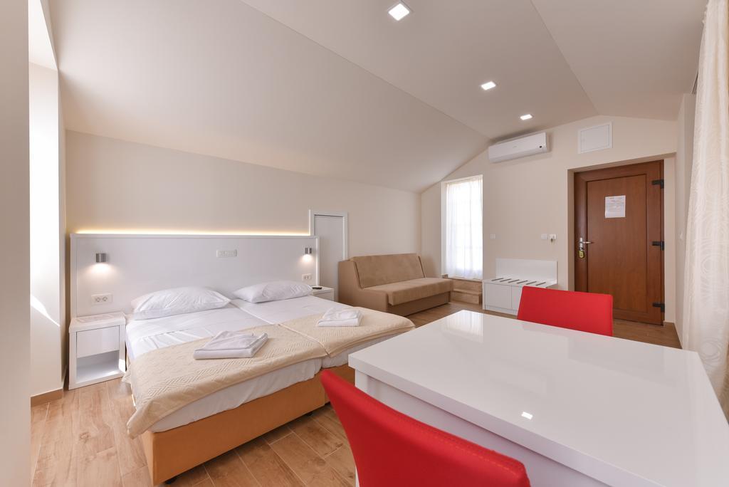 Idassa Atrium Rooms Zadar Buitenkant foto